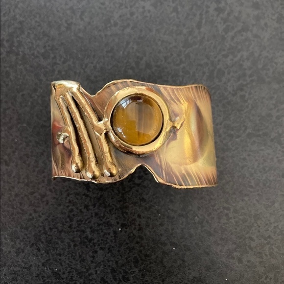 Vtg Modernist AUTHENTIC AFRICA Modern Art HAMMERED BRASS CUFF BRACELET w/Label - Picture 1 of 4